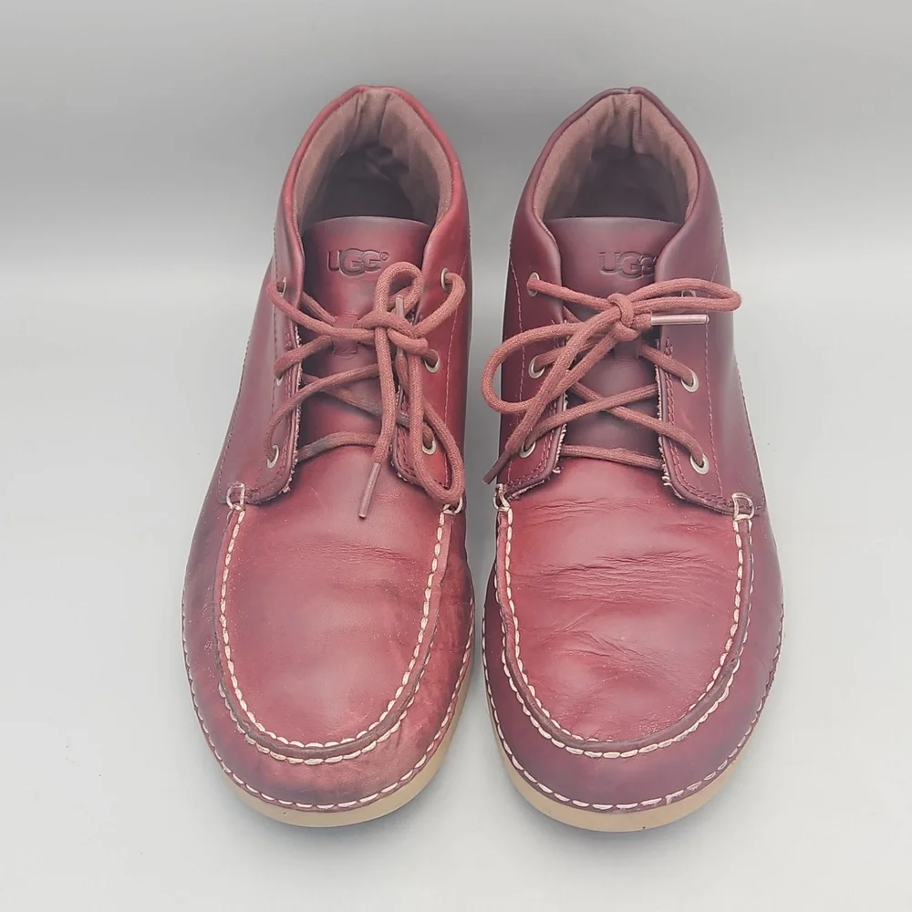 UGG Australia Men’s Burgundy Leather Chukka Boots size 10